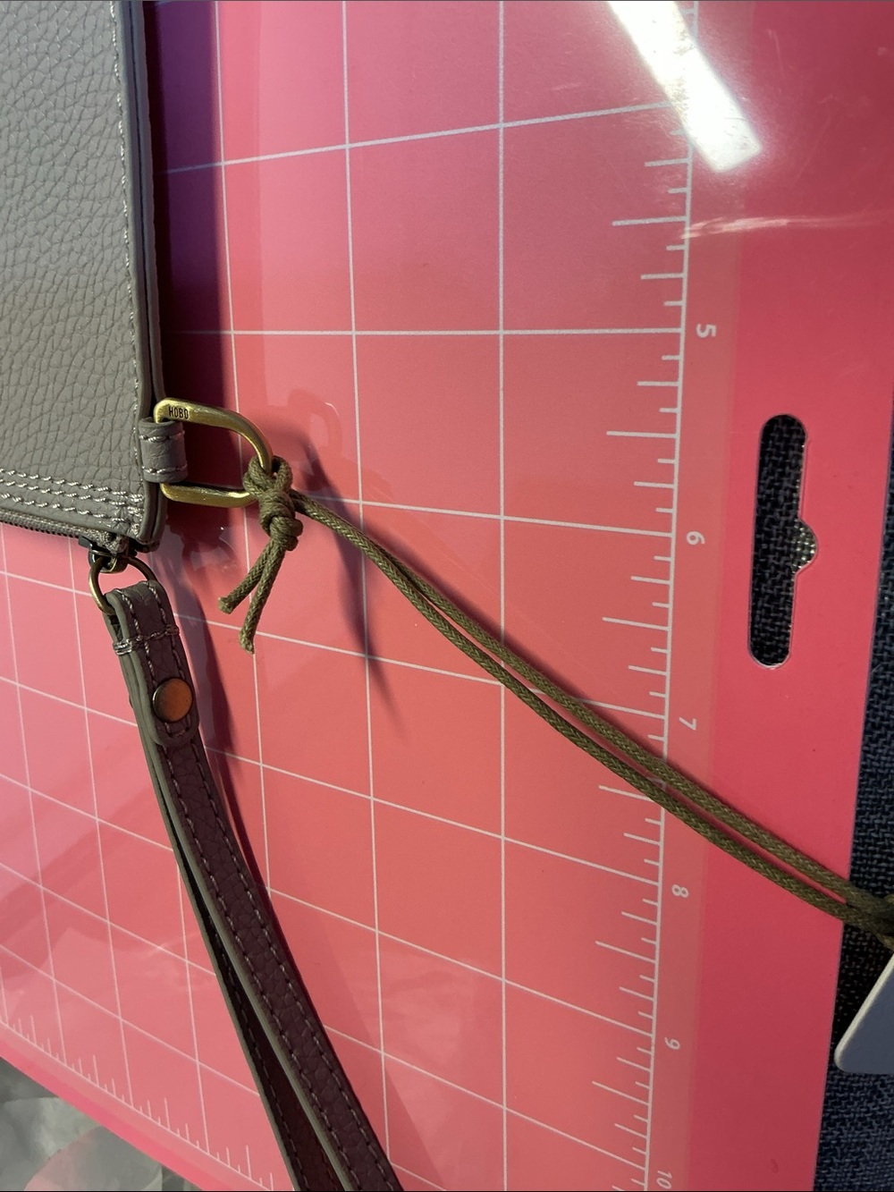 Hobo leather gray wristlet - Picture 3 of 7